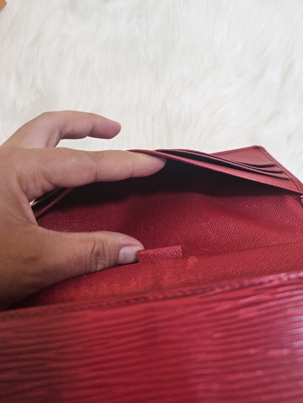 ❤️🎉HOST PICK🎉❤️Louis Vuitton Epi Porte- Tresor International Wallet - Picture 9 of 15